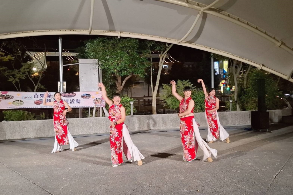 邱可芬藝術舞蹈團